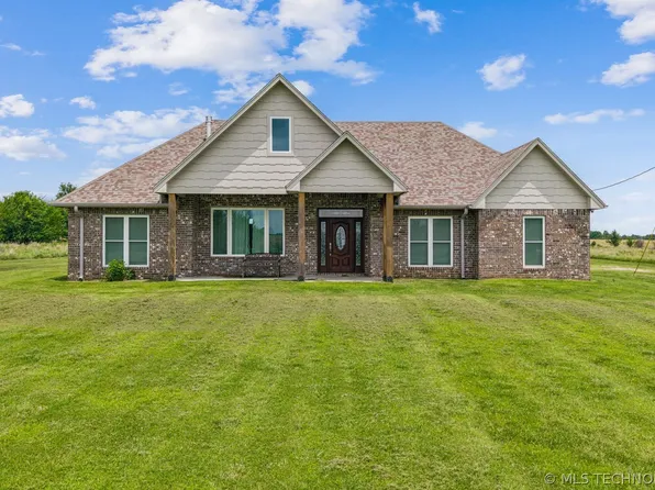 4532 W 430th Rd, Pryor, OK 74361
