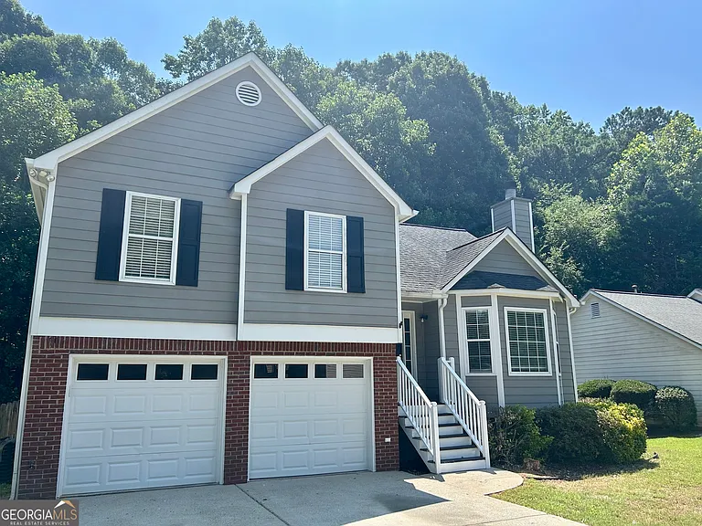 1061 Athena Ct — Photo 2