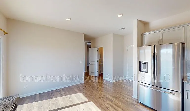 354 Tavernier Ln — Photo 16