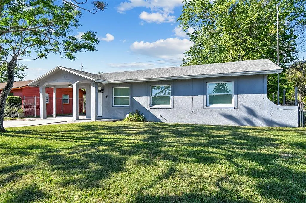3 bed, 1.0 bath, 888 sqft, $2,175 — Photo 1