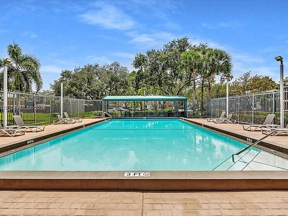 3rd image of 12370 SW 52nd St