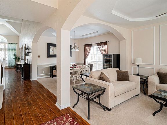 5th image of 115 Sherwood Dr