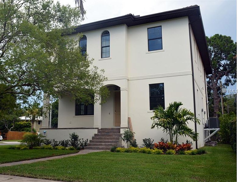 1st image of 101 Bandera Way NE