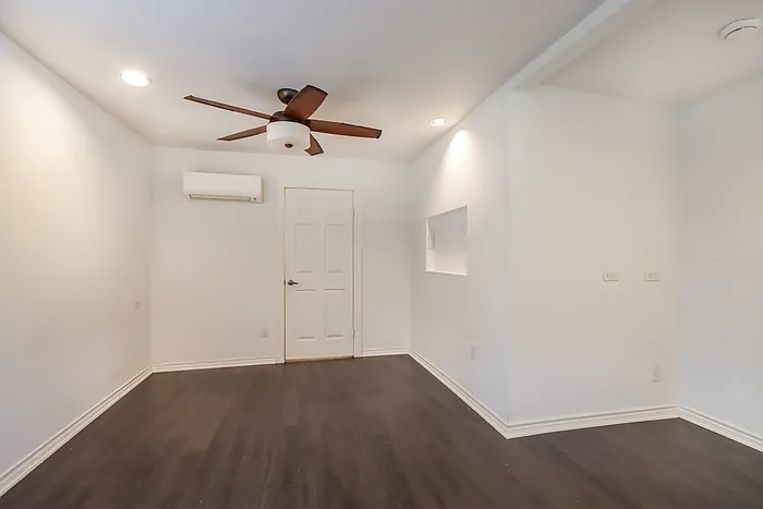 10518 Moorcreek Dr — Photo 21