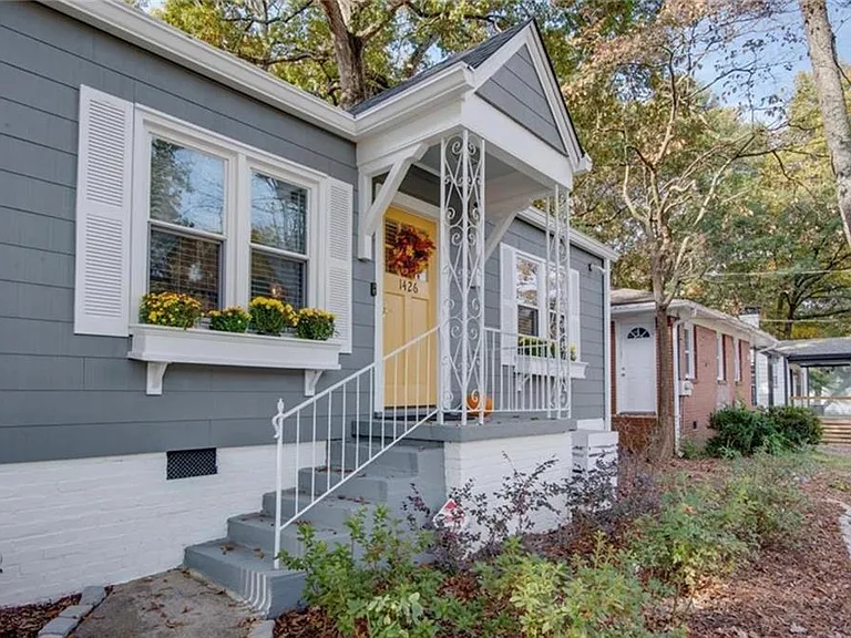 1426 Clermont Ave — Photo 4