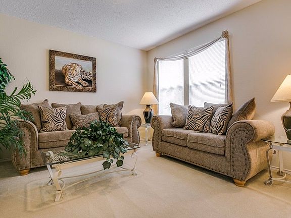 3rd image of 1241 Longleaf Dr