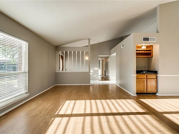 4th image of 6824 Curry Dr