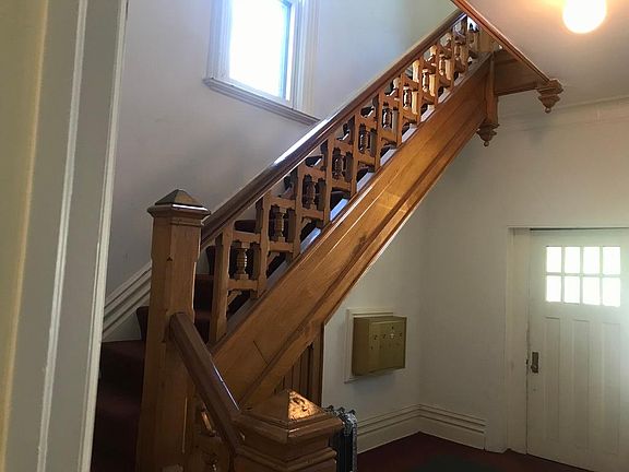 2nd image of 231 Lafayette Ave NE APT 2