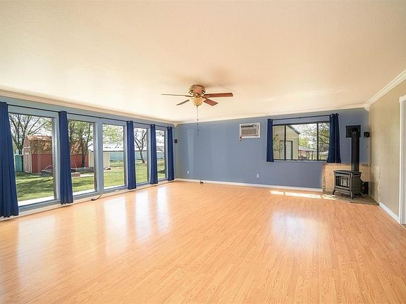 5th image of 550 Willow Drive