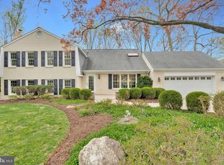 9289 Ivy Tree Ln, Great Falls, VA 22066