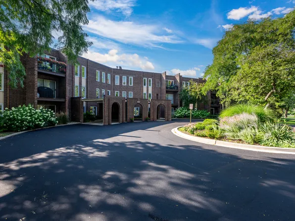 1450 Sandpebble Dr APT 333, Wheeling, IL 60090