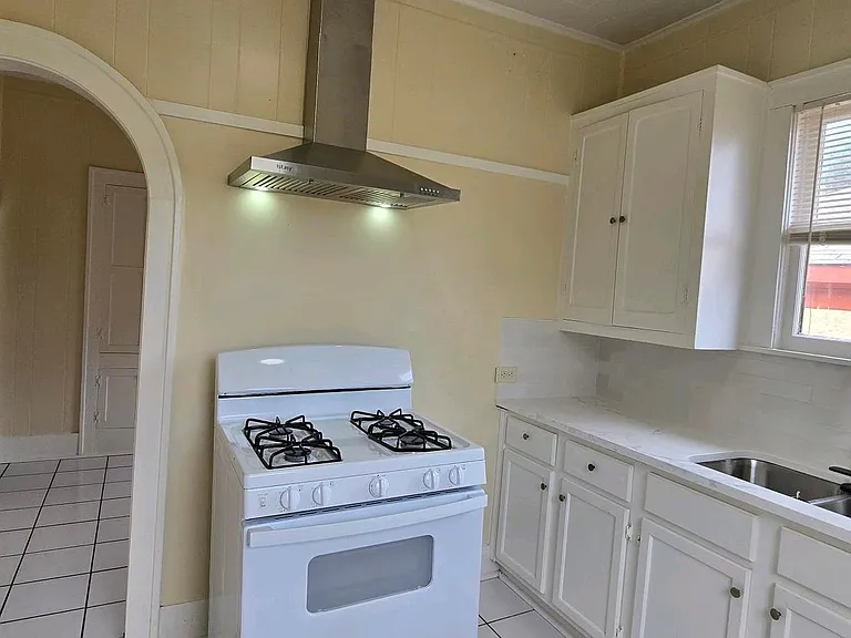 420 S Spring Ave — Photo 12