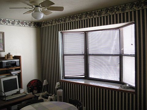 Eat In Area with Bay Window