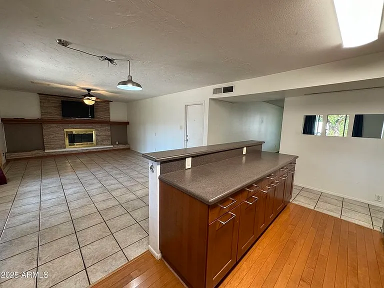 2520 S Terrace Rd — Photo 5