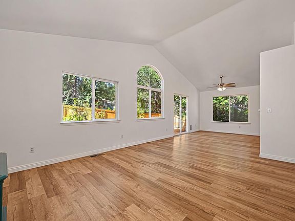 4th image of 217 Incline Dr