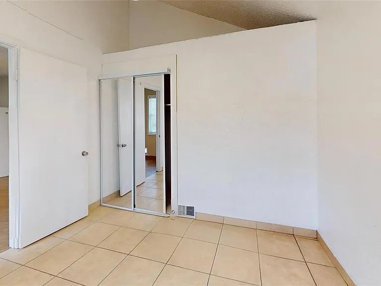 810 Lowell Blvd — Photo 17