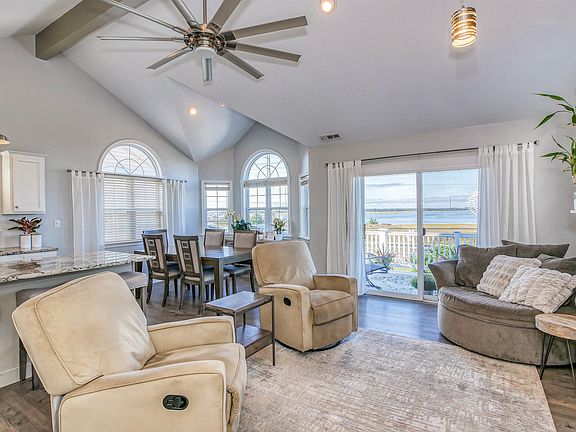 5th image of 318 Roosevelt Blvd #2