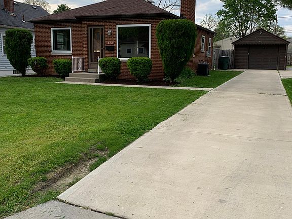 3rd image of 272 Leland Ave