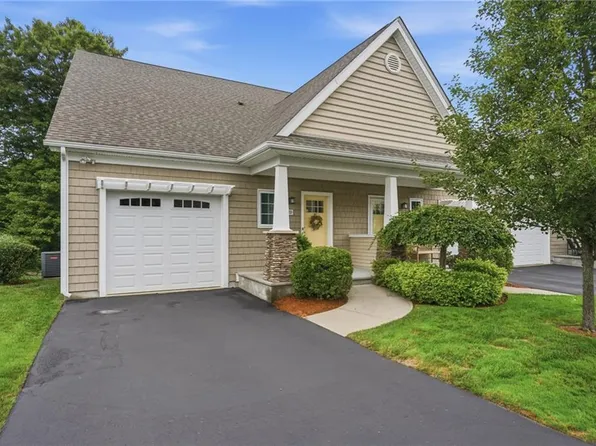 1 D Nicole Cir, Smithfield, RI 02917