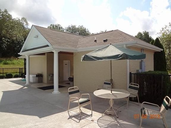 5th image of 3756 Montgomery Way