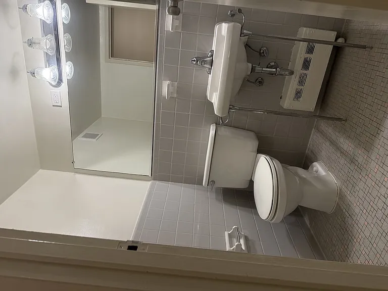The 925 Apartments — Photo 44