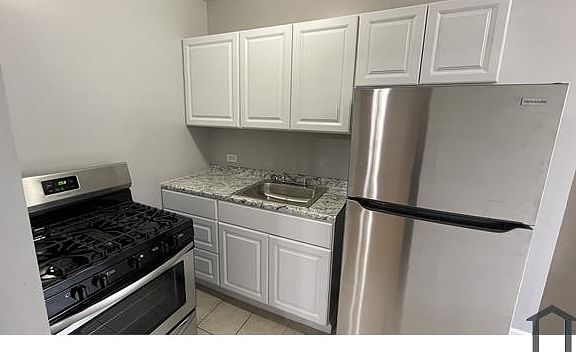 2nd image of 7 S Mayfield Ave APT 200