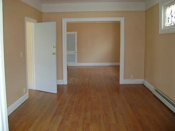 4th image of 195 Van Nostrand Ave Floor 2
