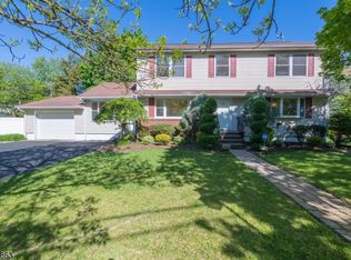 737 Lafayette St, Paramus, NJ 07652