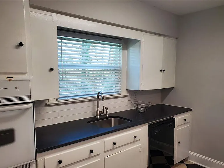 516 Kirby St #A — Photo 7