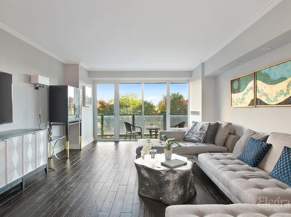 210 Central Park South 7D image 3 of 9