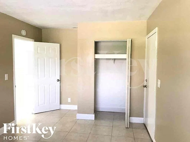 2840 SW 2nd Ct — Photo 9