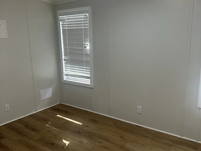 206 Friendly Cir — Photo 4