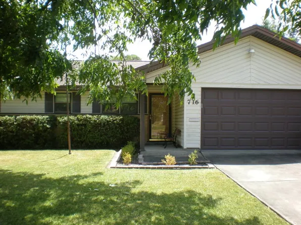 716 S 16th St, Nederland, TX 77627
