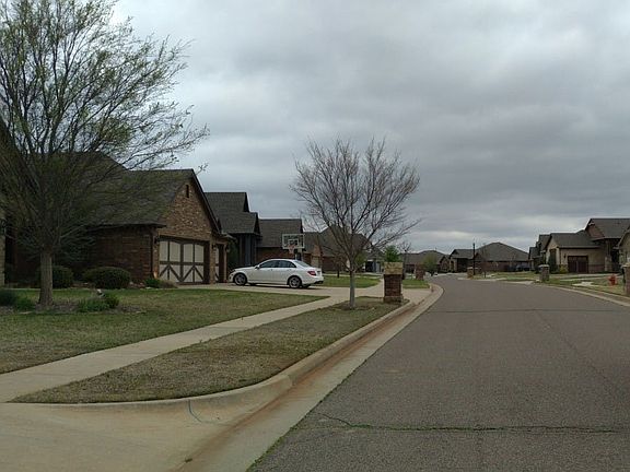 5th image of 18500 Feliz Dr