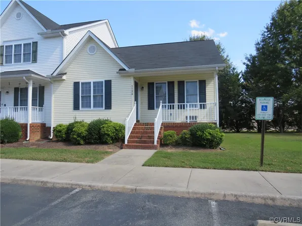 1126 Settlers Landing Dr, Tappahannock, VA 22560