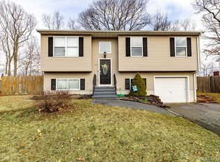 115 Fox Ridge Dr, East Haven, CT 06513