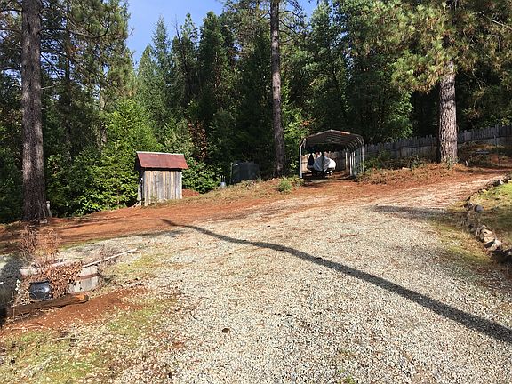 4th image of 33 Quail Hill Ln