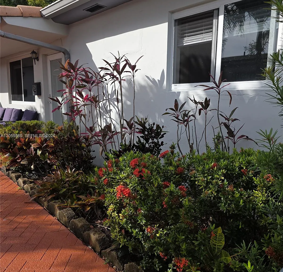 Beacom Manor — Photo 4