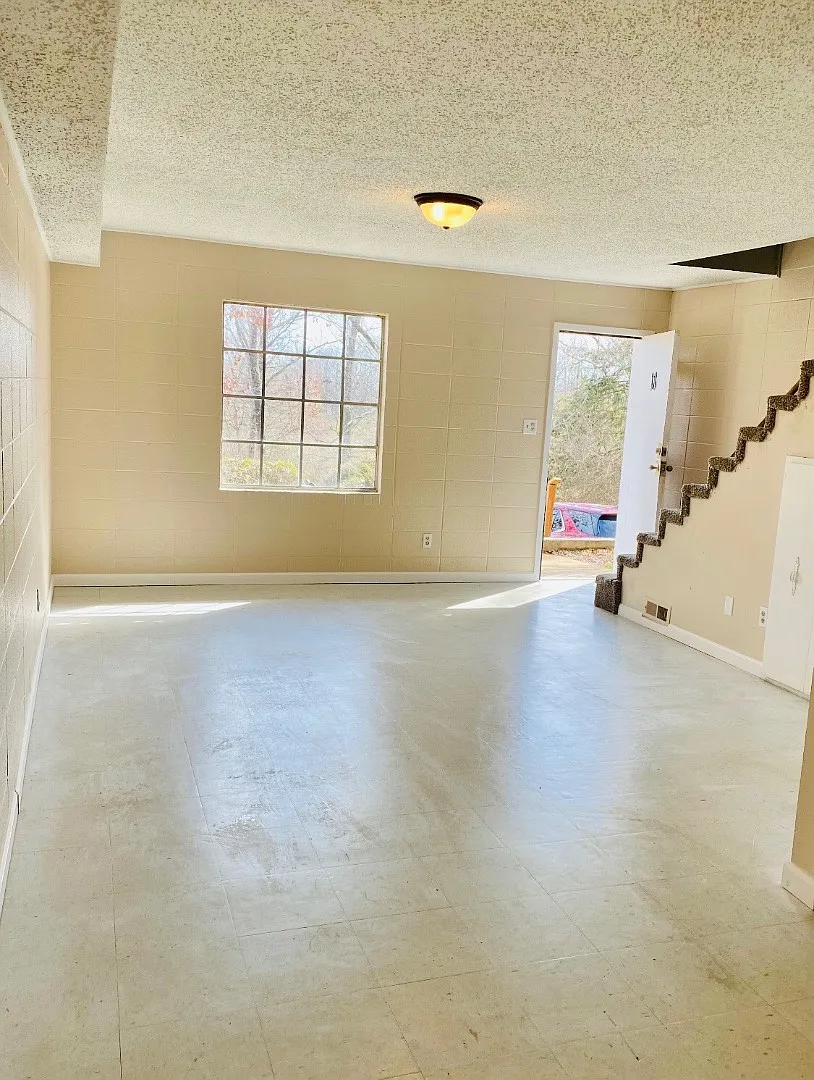 3322 S Westwood Blvd - Apt 18 — Photo 1
