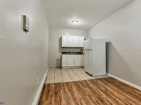 5th image of 350 S Orange Ave