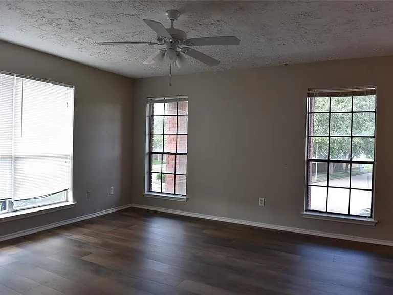 12303 Glenmeadow Dr — Photo 17