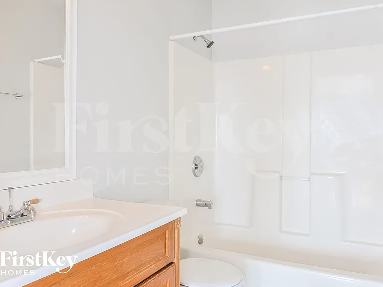 209 Royallsprings Pkwy — Photo 10