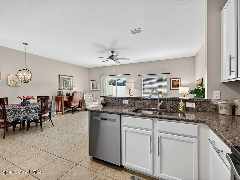 2515 Revolution St #103 — Photo 16