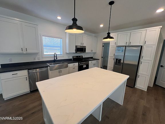 4th image of 5370 Carol Dr