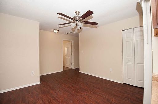 4th image of 2414 Cedar Ave