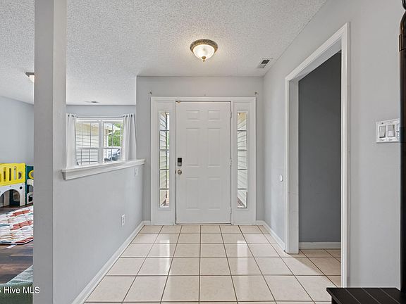 4th image of 619 Fox Ridge Court