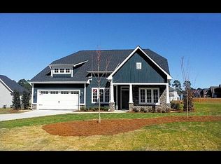 515 Goldenleaf Cir, Whispering Pines, NC 28327