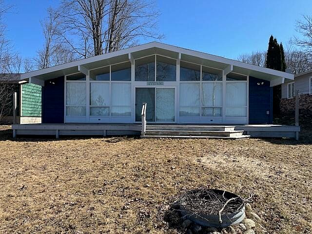 1st image of 6660 Florence Dr