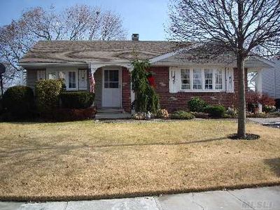 25 Phyllis Dr, Bethpage, NY, 11714