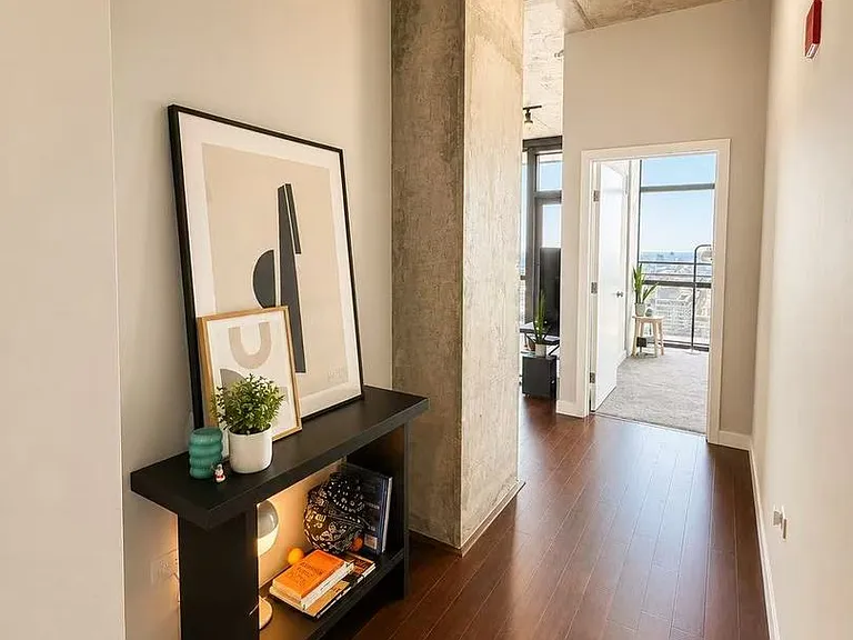235 W Van Buren St #4204 — Photo 9